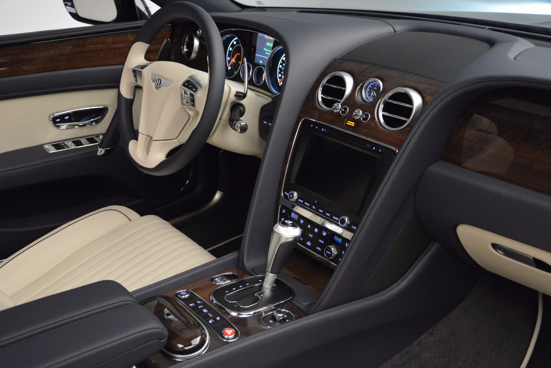 Bentley Flying Spur 2020 салон