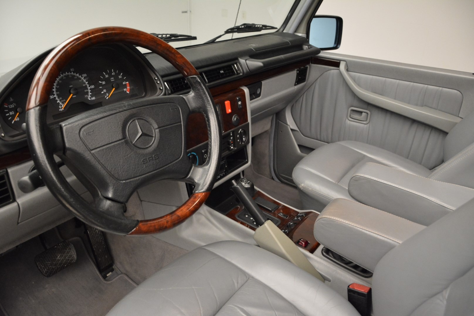 Салон Mercedes Benz g class g500