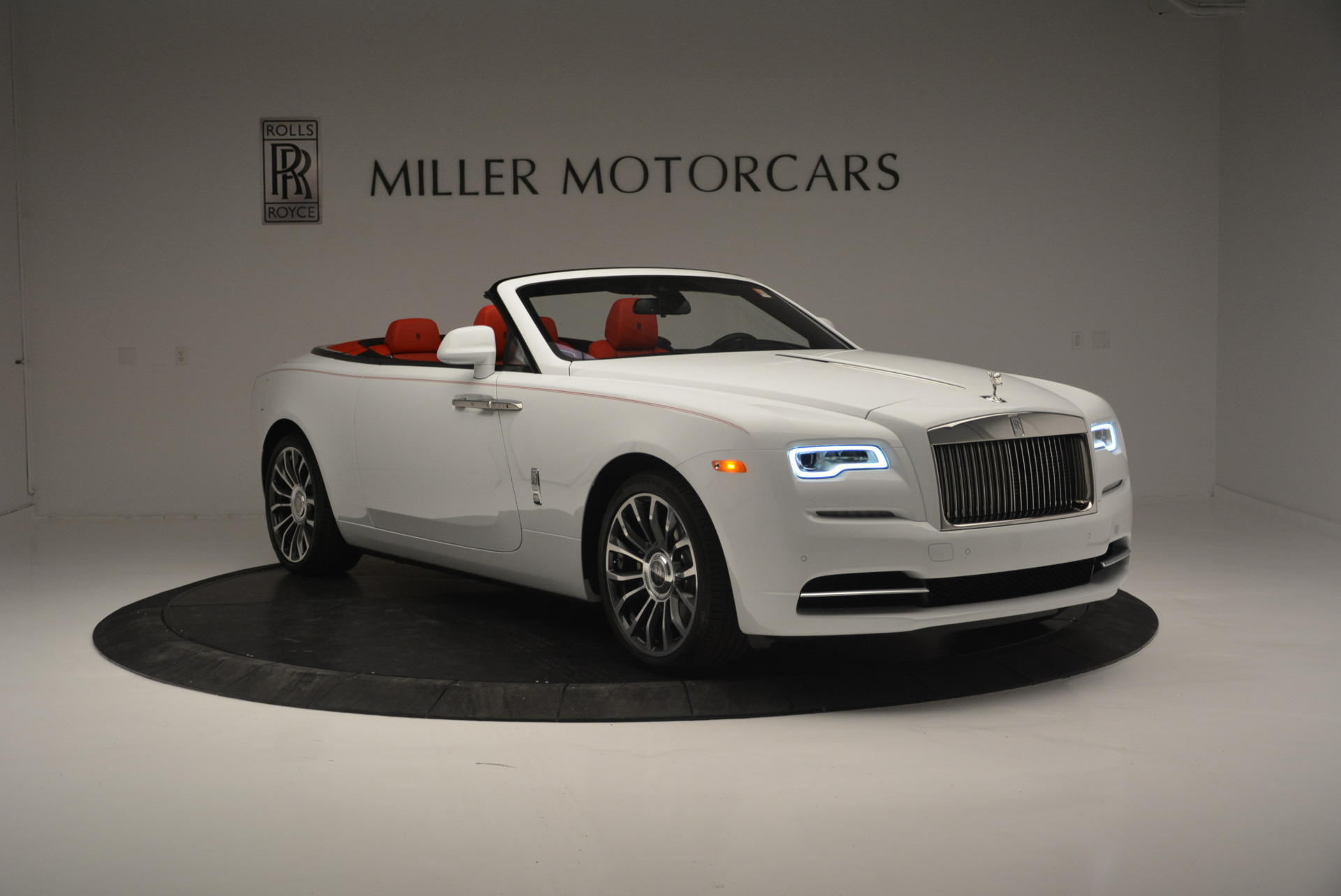 Rolls Royce Dawn багажник