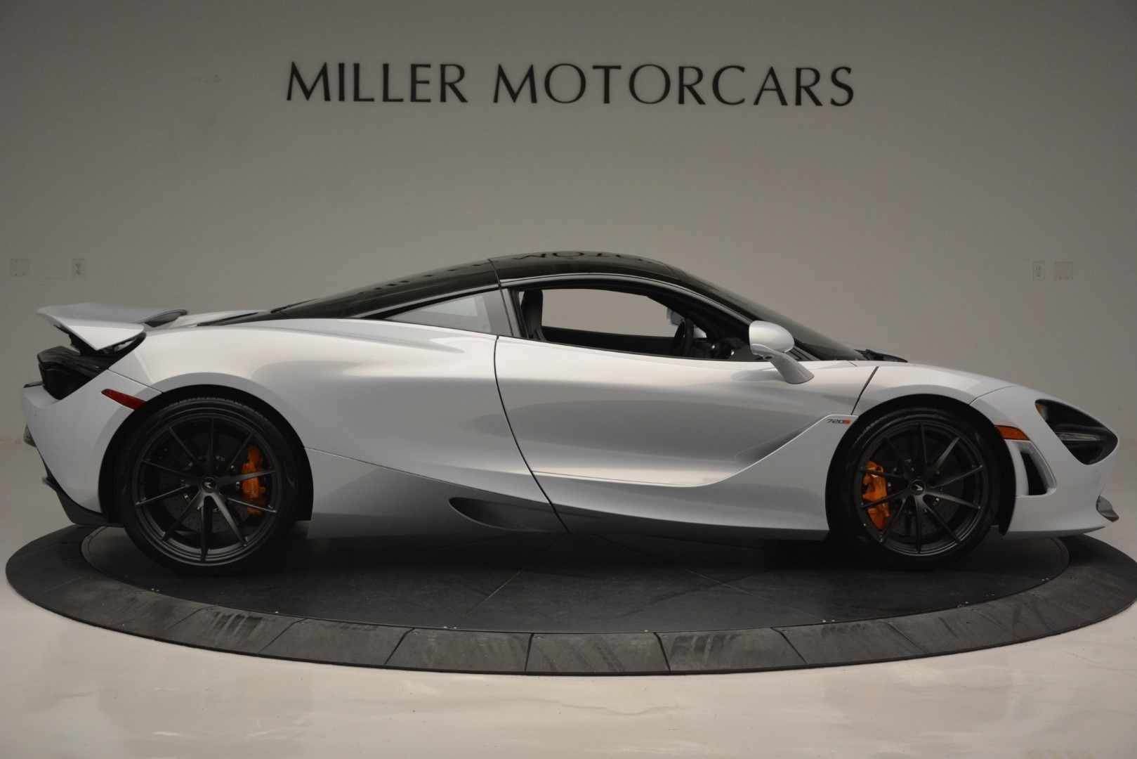 Макларен 720s 2019