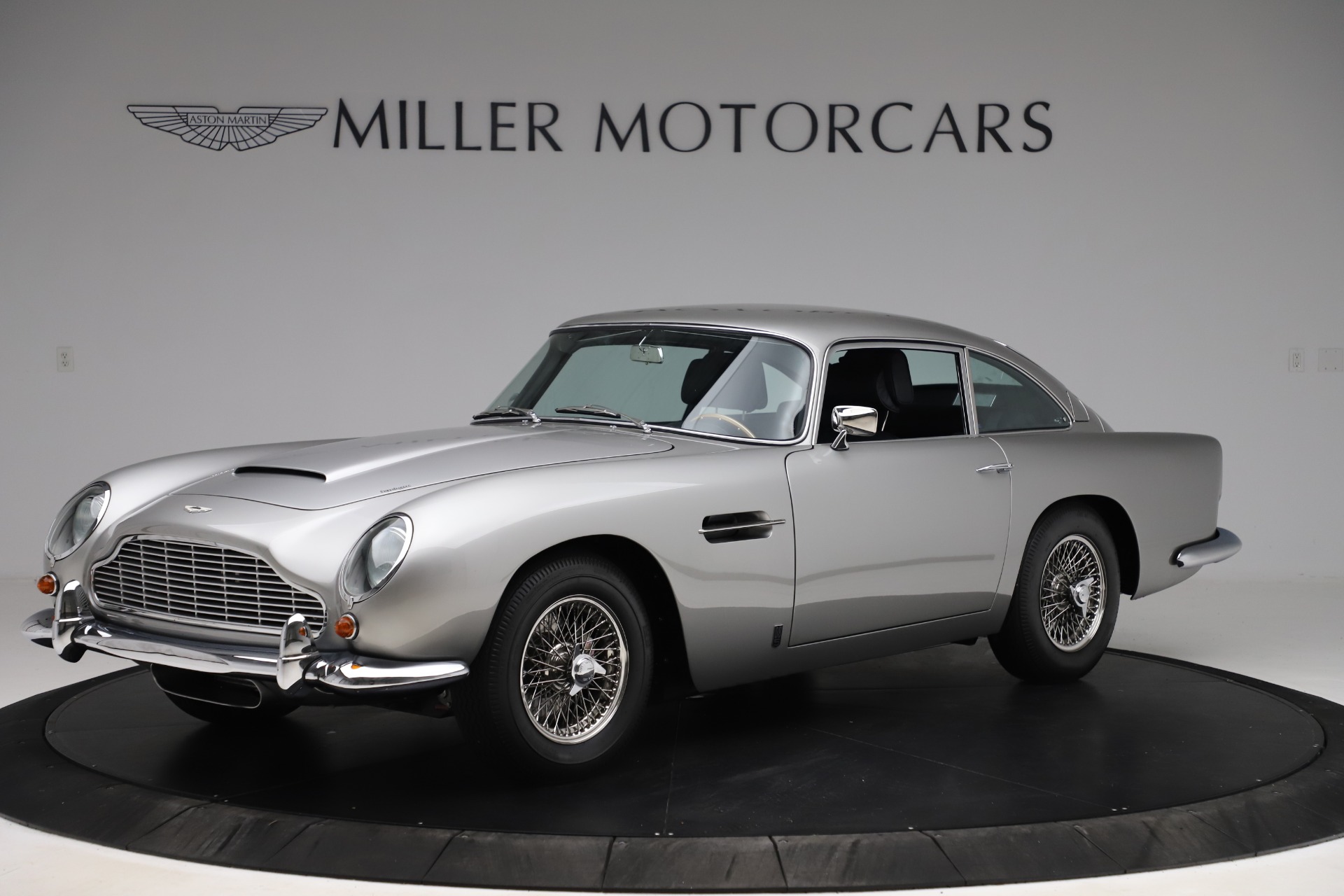 Aston Martin db5 авария