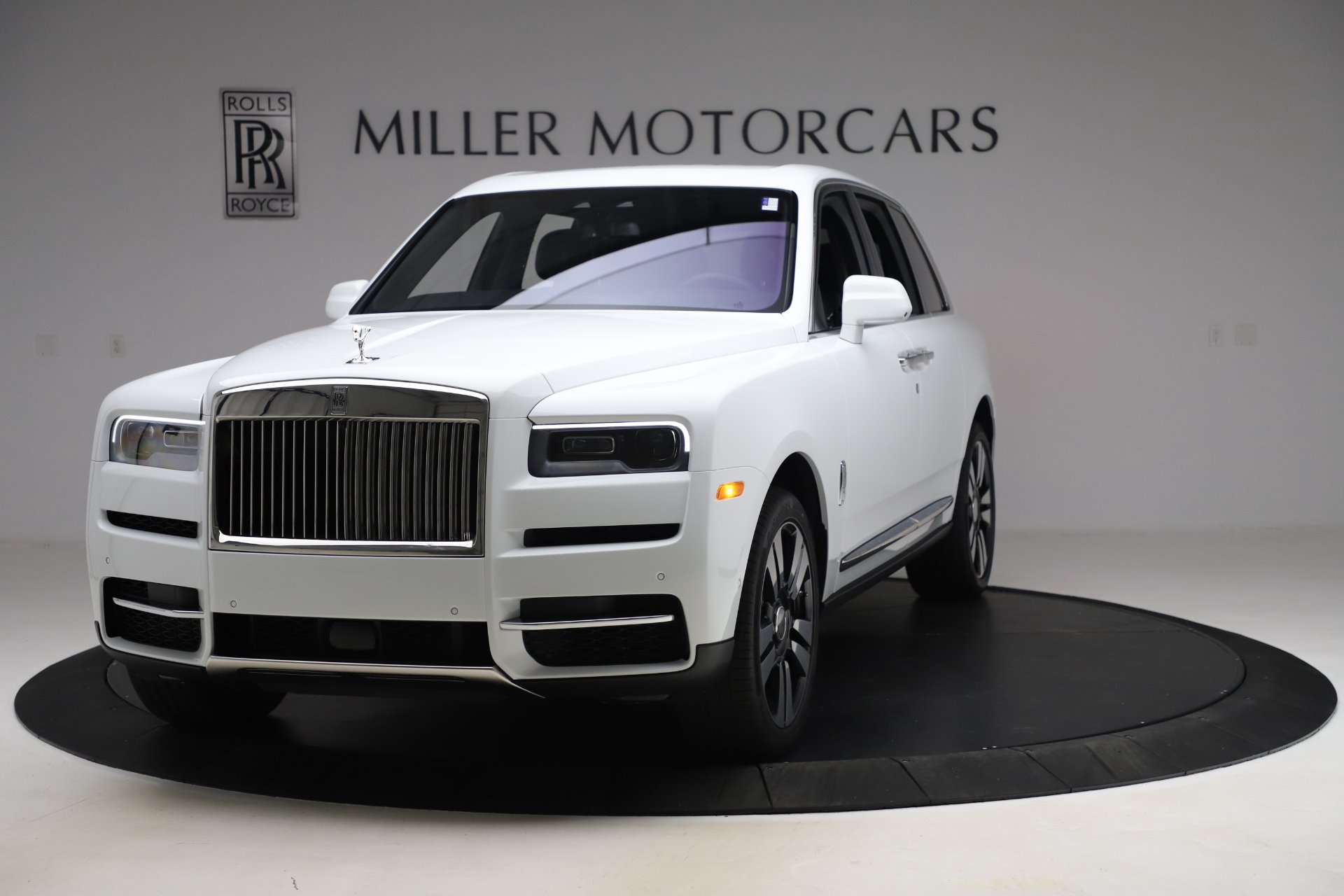 2020 RollsRoyce Cullinan chưa biển vừa về Việt Nam kịp đón giao thừa 2020   YouTube
