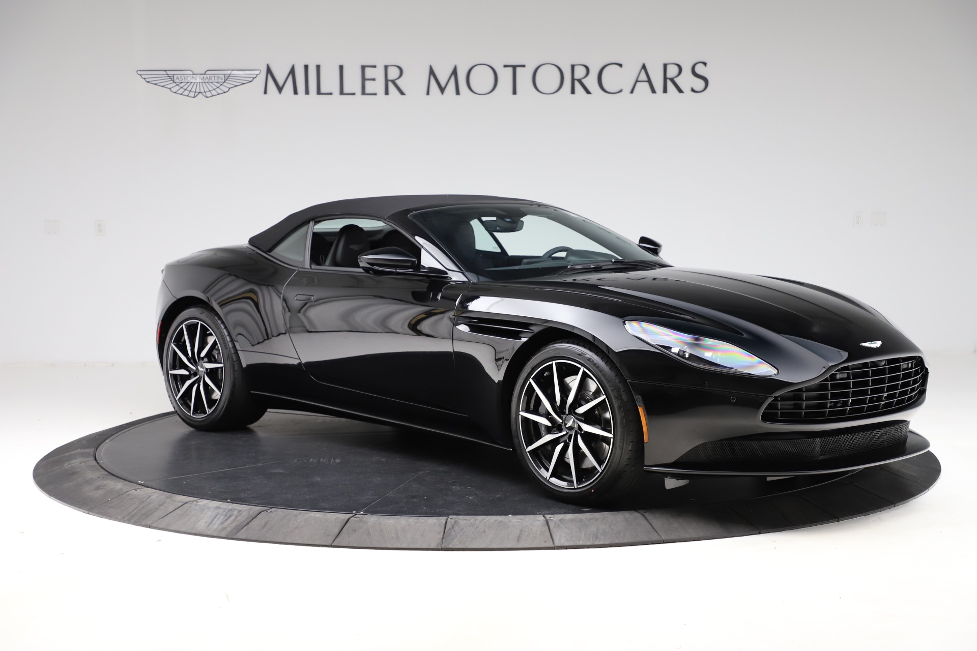 New 2021 Aston Martin DB11 Volante Convertible For Sale $254,416 | Ferrari of Greenwich Stock #A1512