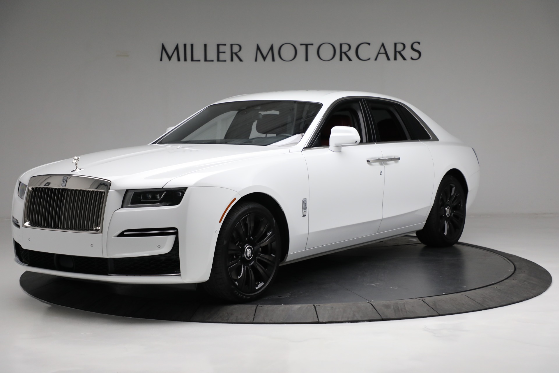 Chi tiết Rolls Royce Ghost 2023 kèm giá bán 082023