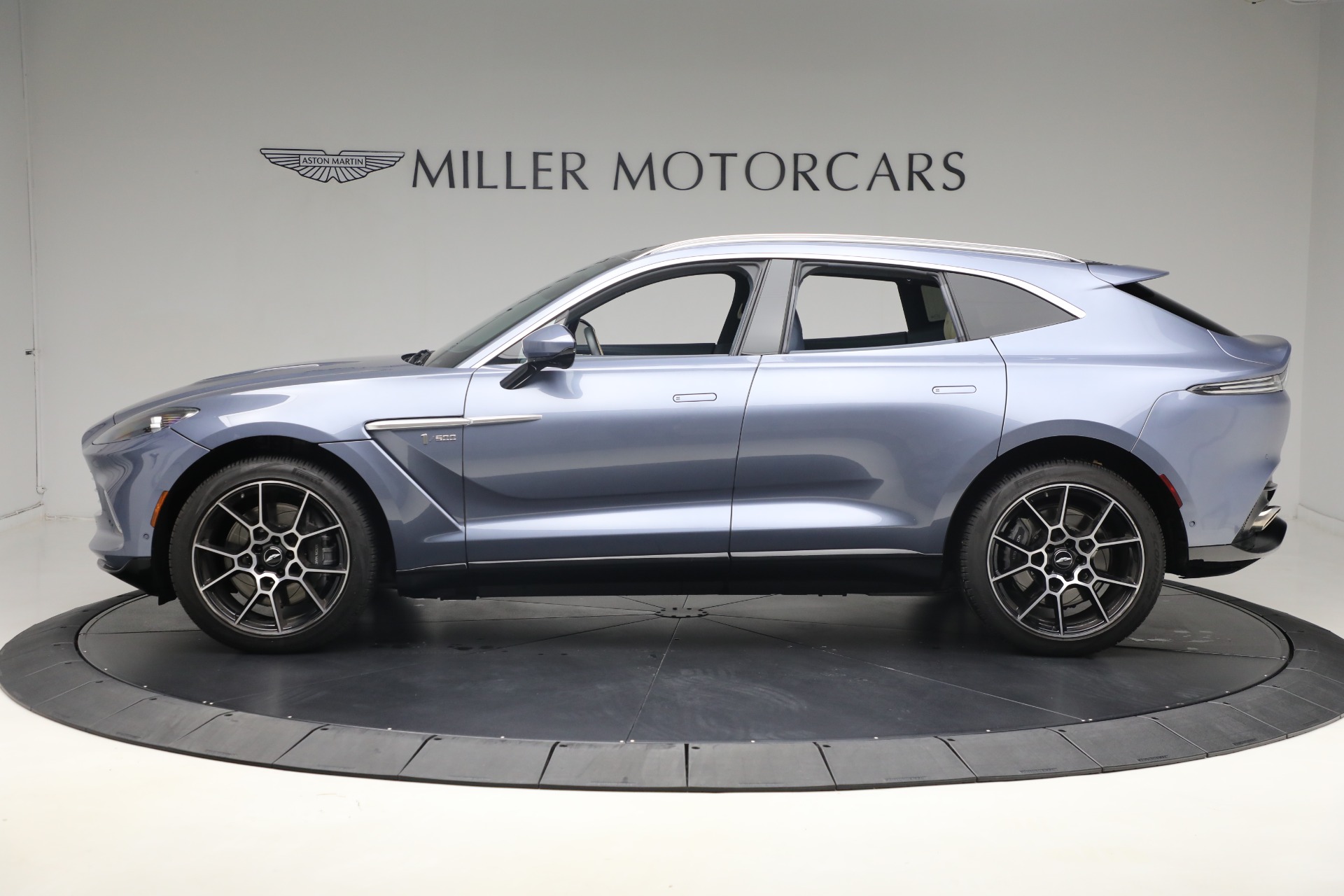 Used 2021 Aston Martin DBX Base with VIN SCFVUJAW4MTV00834 for sale in Greenwich, CT