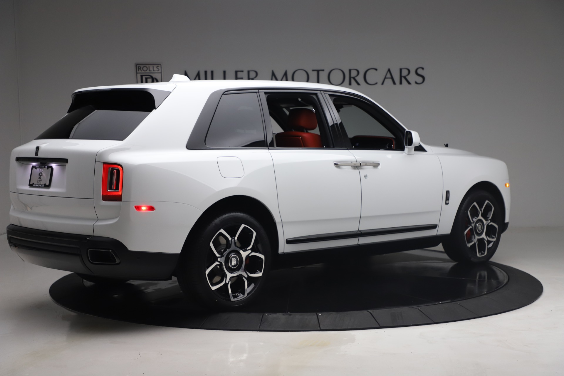 Những chiếc siêu xe sang RollsRoyce có màu hồng đặc biệt