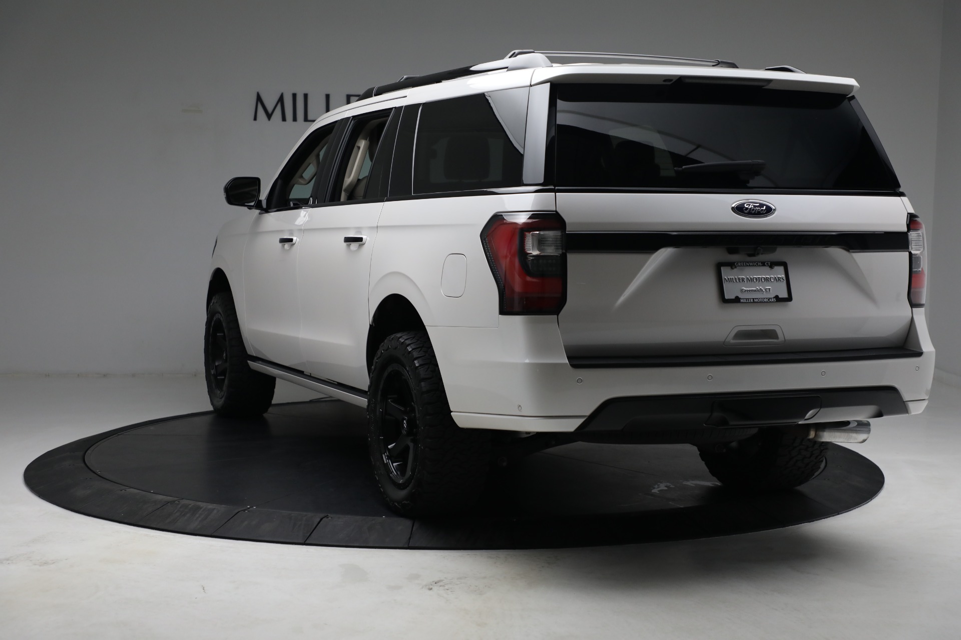 Pre-Owned 2019 Ford Expedition MAX Platinum For Sale $72,900 | Ferrari