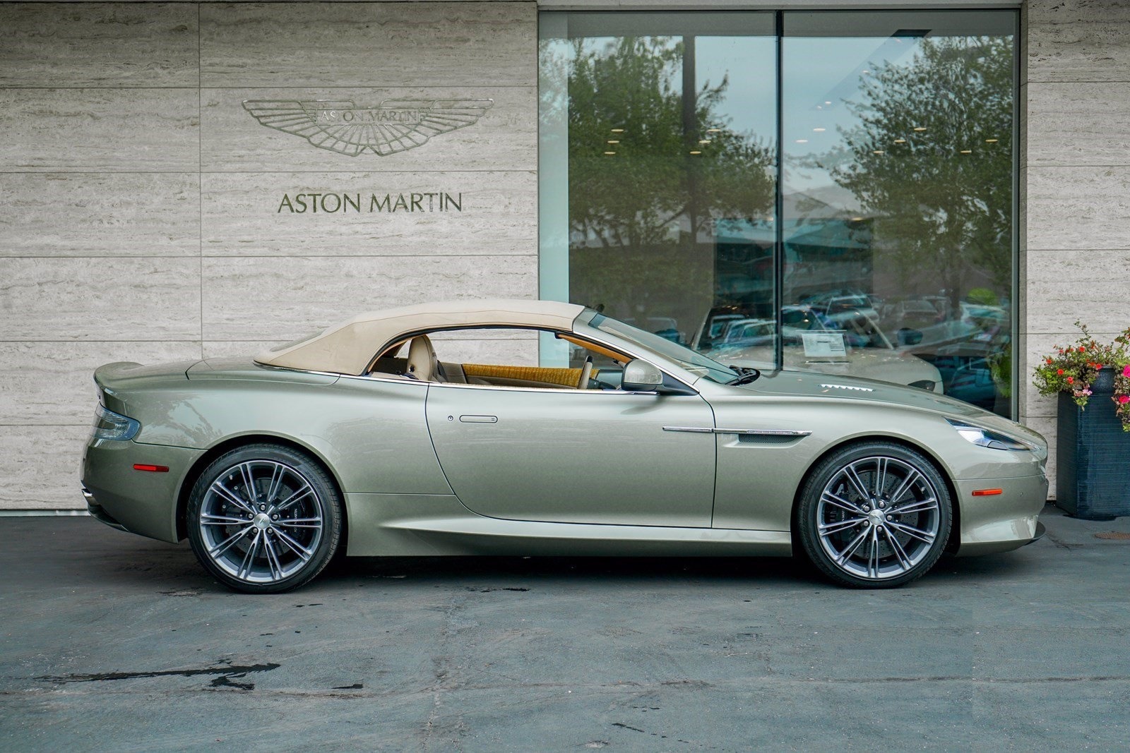 Used 2015 Aston Martin DB9 Volante