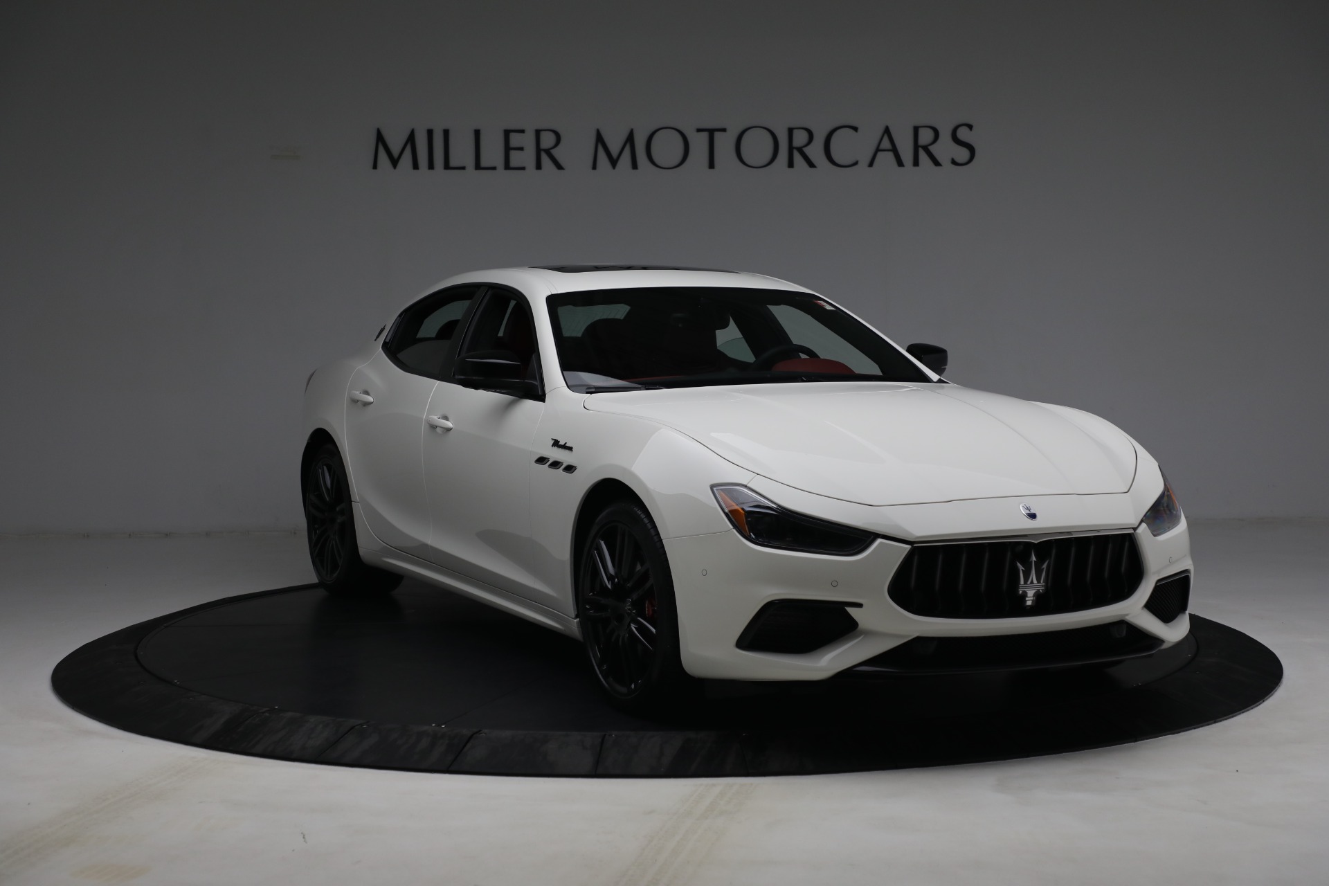 New 2022 Maserati Ghibli Modena Q4