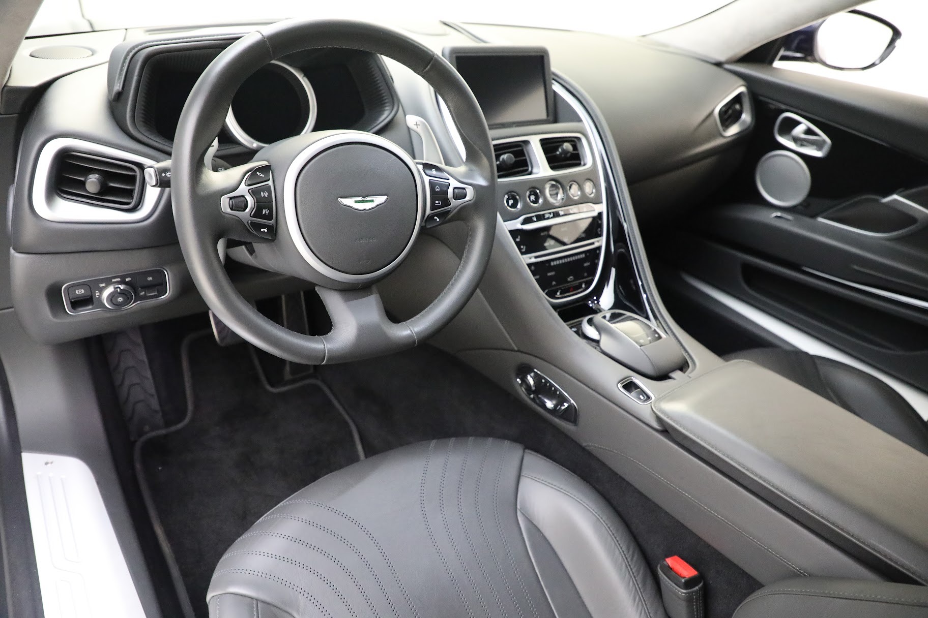 Used 2020 Aston Martin DB11 V8