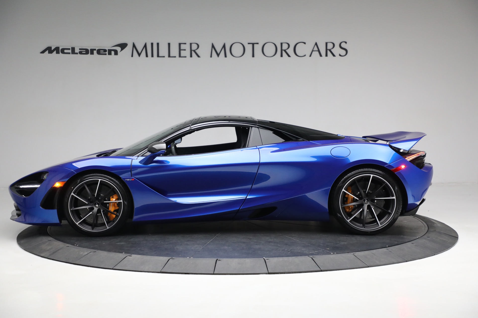 New 2023 McLaren 720S Spider Performance