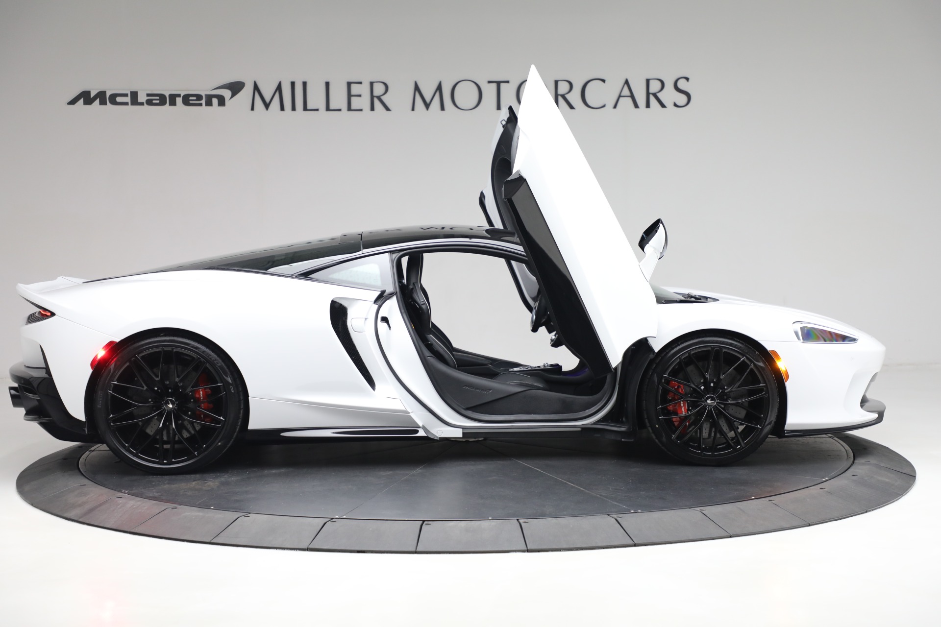 New 2023 McLaren GT Luxe