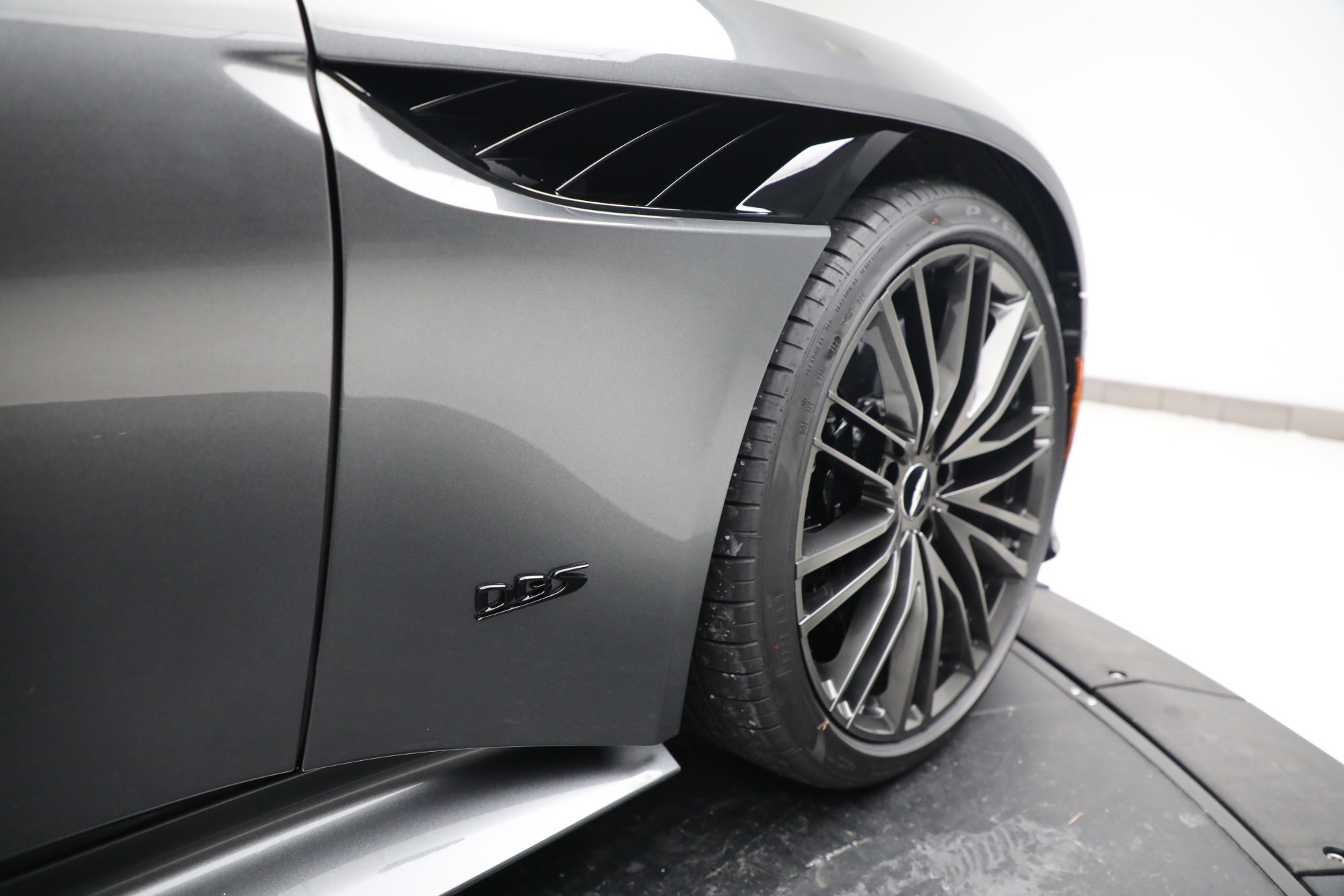 New 2023 Aston Martin DBS Superleggera