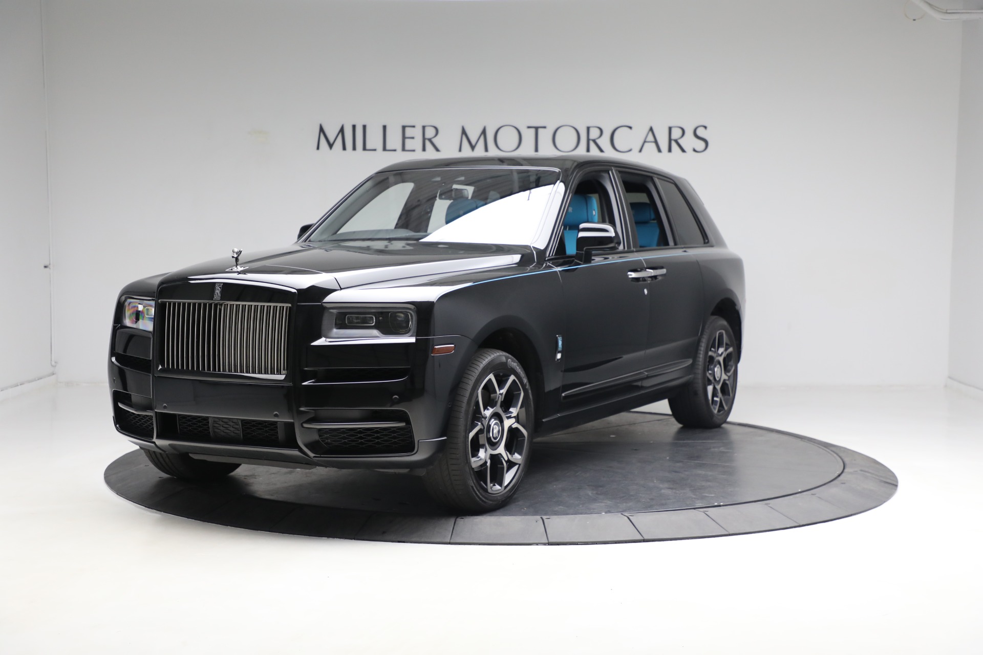 2022 Rolls-Royce Cullinan SUV Digital Showroom