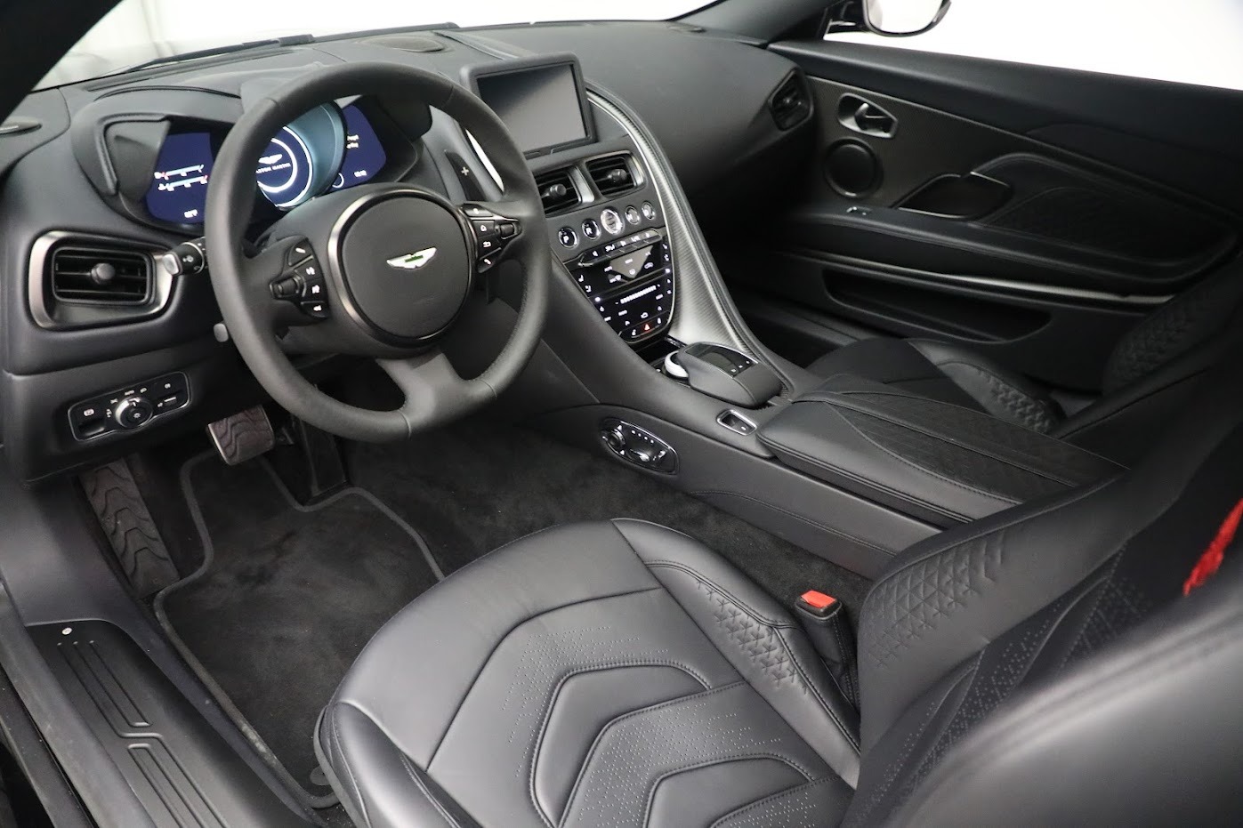 New 2023 Aston Martin DBS Superleggera