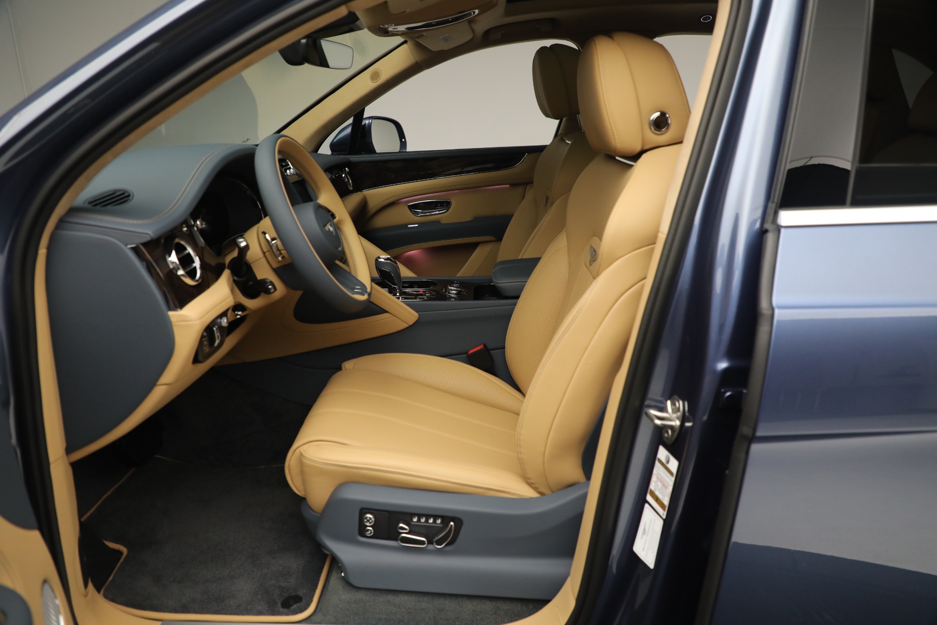 New 2023 Bentley Bentayga Hybrid