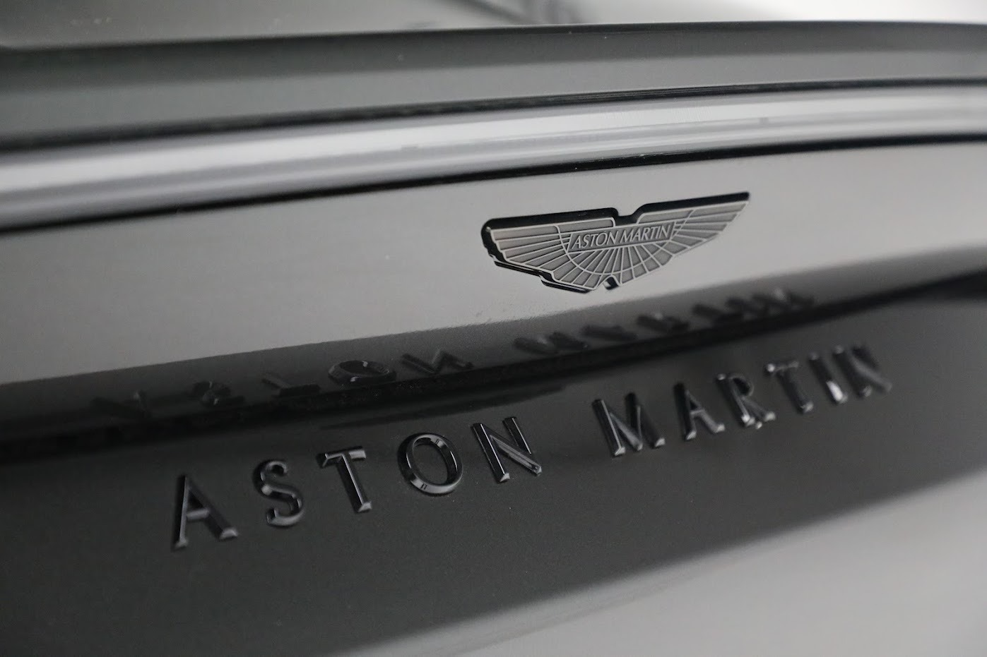 Used 2023 Aston Martin Vantage V8