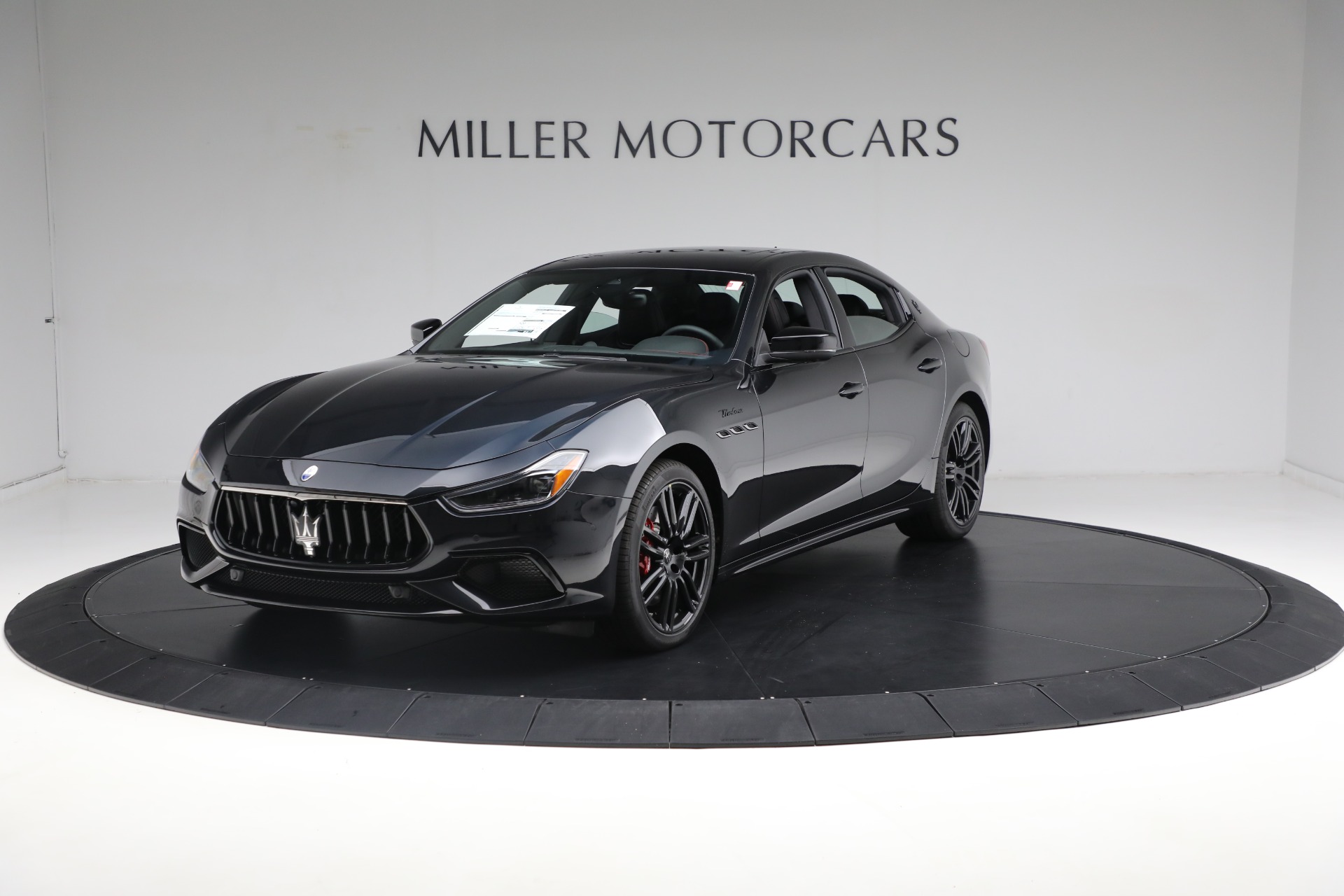 New 2024 Maserati Ghibli Modena Q4