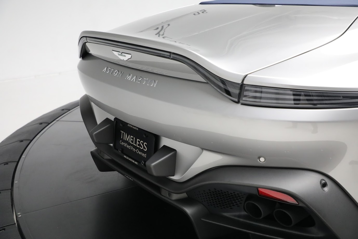 Used 2022 Aston Martin Vantage