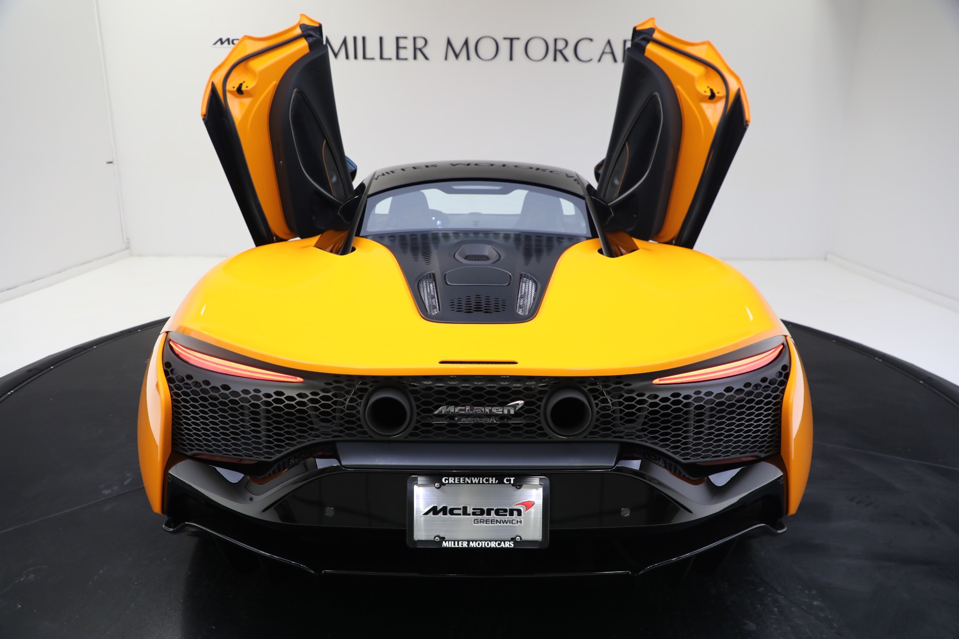 New 2024 McLaren Artura Performance