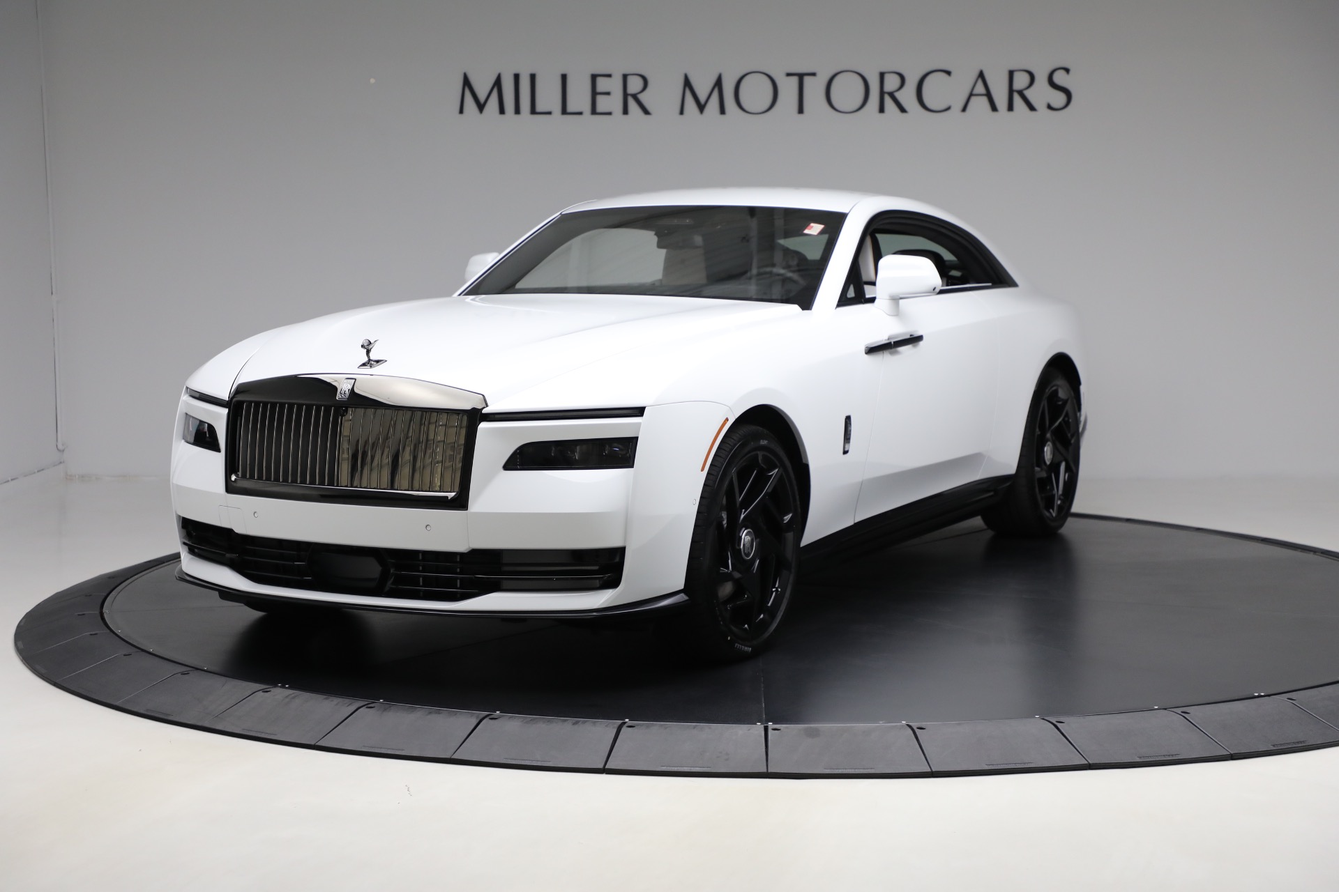 洋書 ROLLS ROYCE IN AMERICA New 2025 Rolls-Royce Black Badge Spectre For Sale $561,925