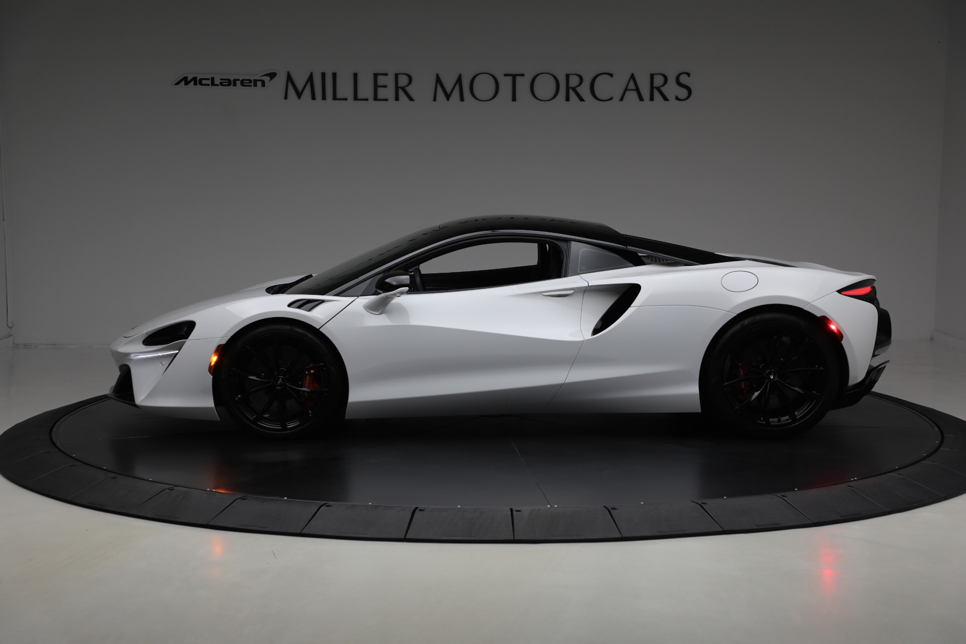 Used 2023 McLaren Artura TechLux