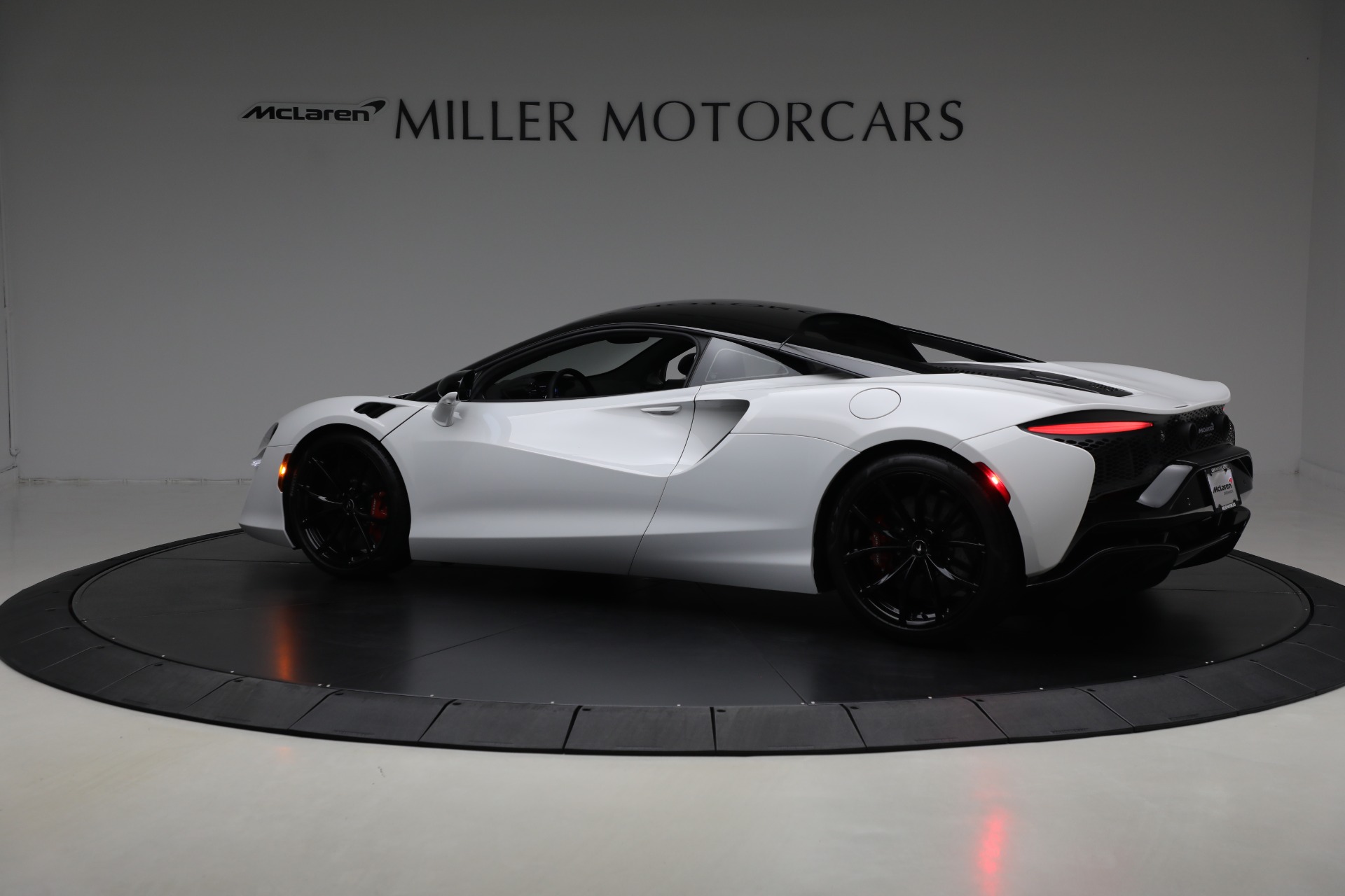 Used 2023 McLaren Artura TechLux